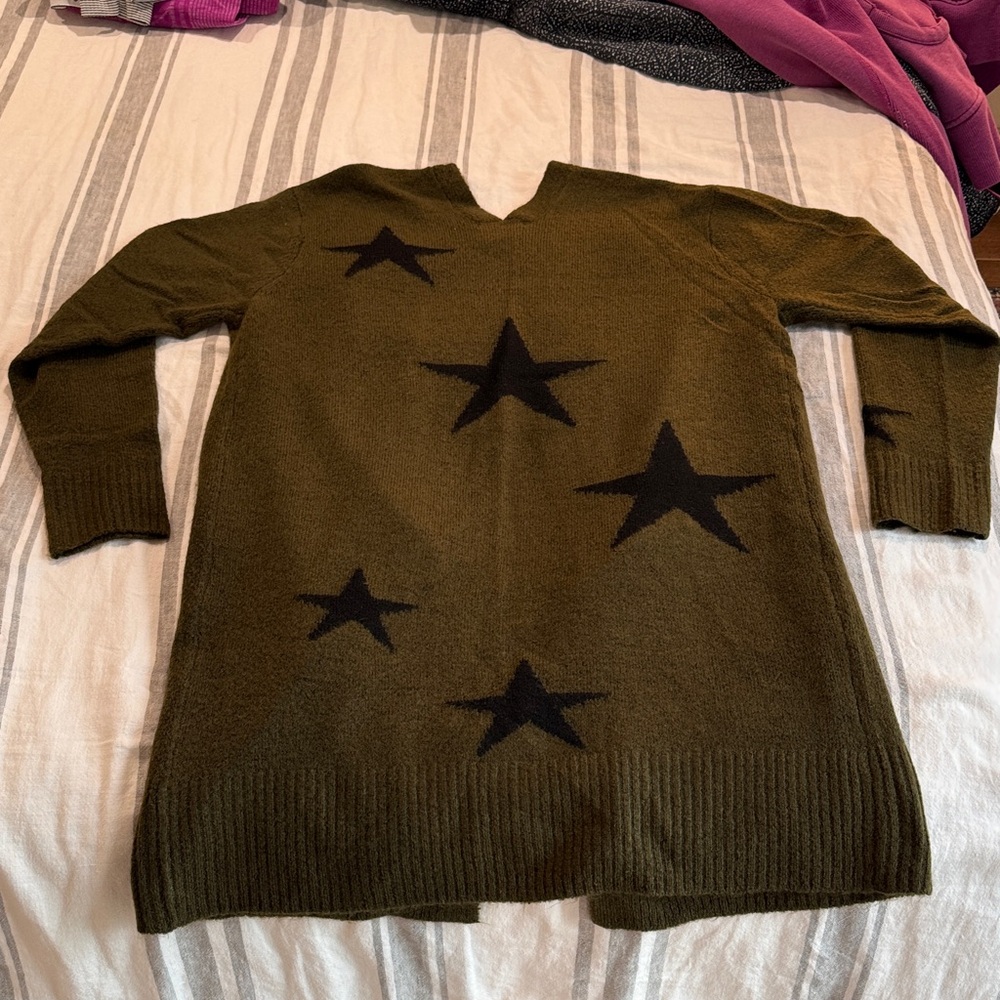 Sweet Romeo Olive Cardigan with Black Star Design - Picture 4 of 4